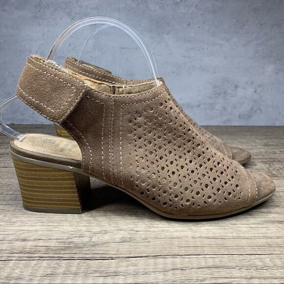 White Mountain Lenora 8.5~Taupe Suede Open Toe  Slingback~Adjustable Strap - Picture 2 of 9